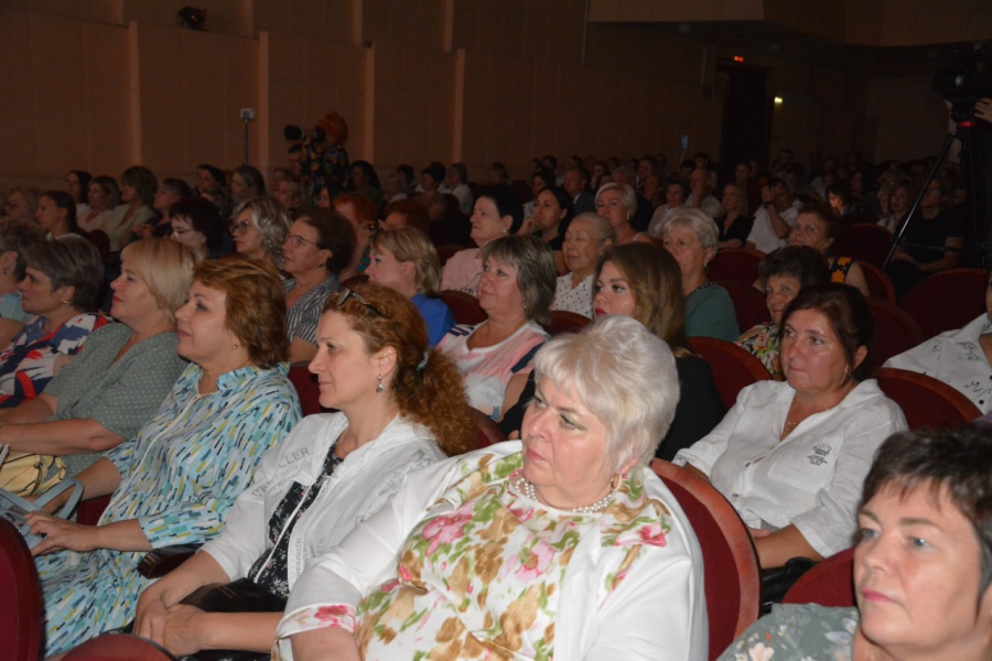 В Энгельсском районе наградили 15 победителей конкурса мастерства «Человек труда»