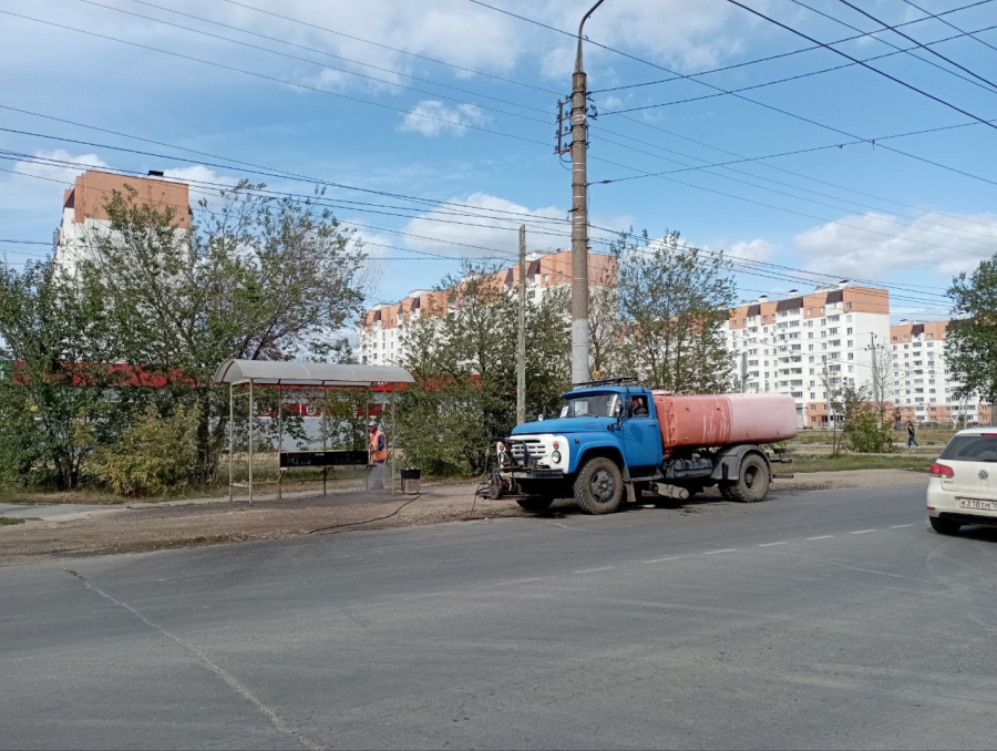 В Энгельсе из-за энтеровируса начали дезинфицировать остановочные павильоны