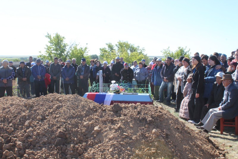 Жители Красноармейского района простились с погибшим на СВО старшим поваром