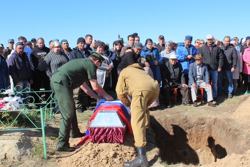 Жители Красноармейского района простились с погибшим на СВО старшим поваром