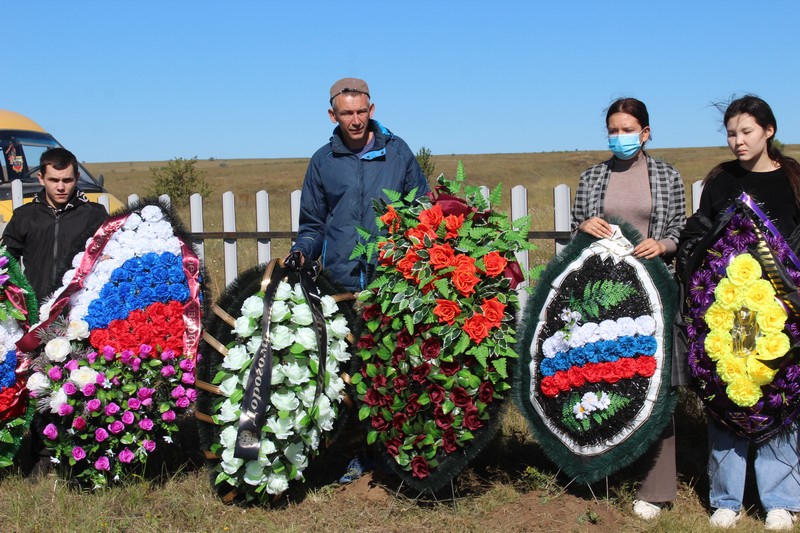 Жители Красноармейского района простились с погибшим на СВО старшим поваром