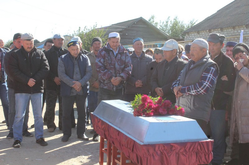 Жители Красноармейского района простились с погибшим на СВО старшим поваром