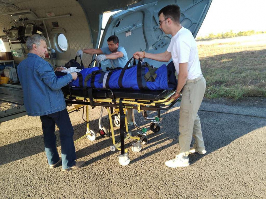 Санавиация доставила в Саратов выпавшего из окна ребенка и пострадавшую в ДТП