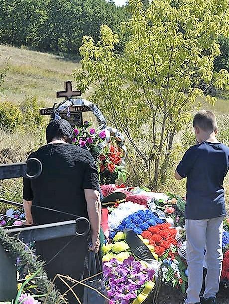 Жители Базарного Карабулака простились с погибшим на СВО Владимиром Долныкиным