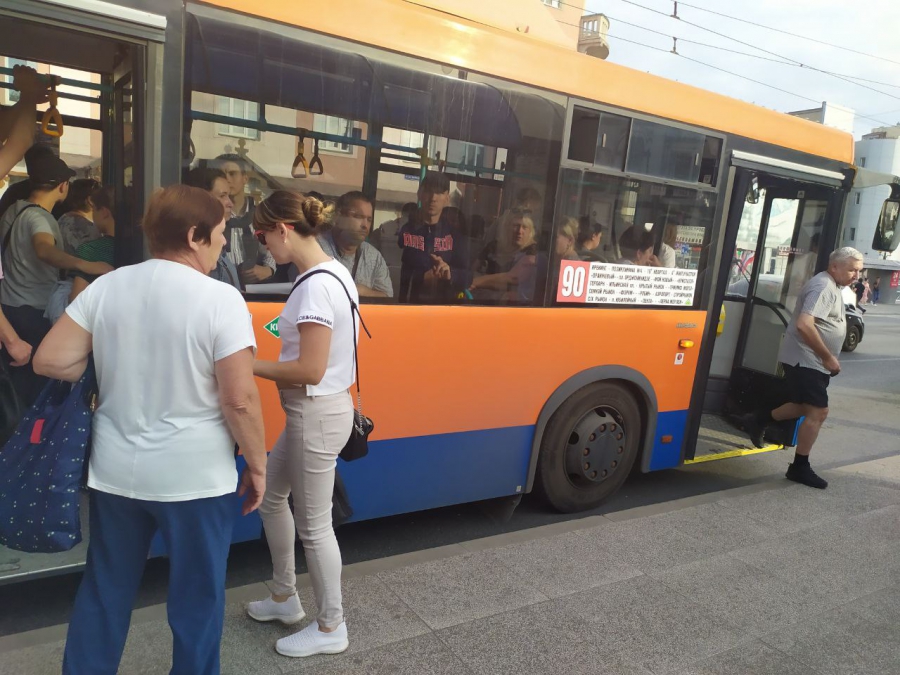 В Саратове проверяющие 30 минут не могли дождаться автобуса №90
