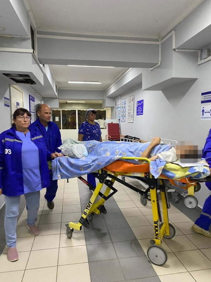 В Саратов на вертолете доставили вольчанина с токсическим гепатитом после запоя