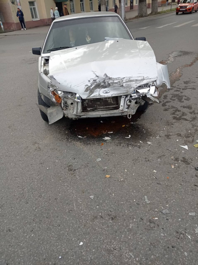 На Энтузиастов водитель «Лады» попал в больницу после ДТП с «Киа»