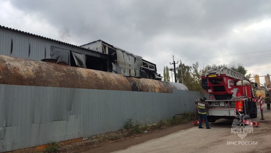 В Энгельсе из-за загорания масла на производстве погиб мужчина