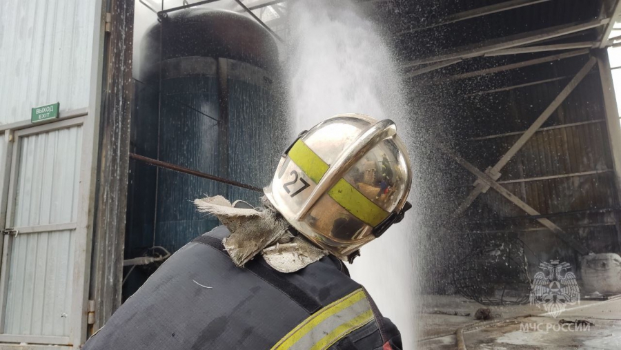 В Энгельсе из-за загорания масла на производстве погиб мужчина