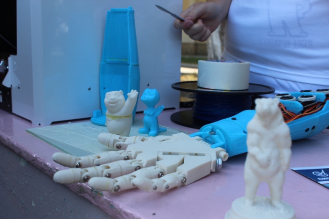 В Саратове показали распечатанную на 3D-принтере руку