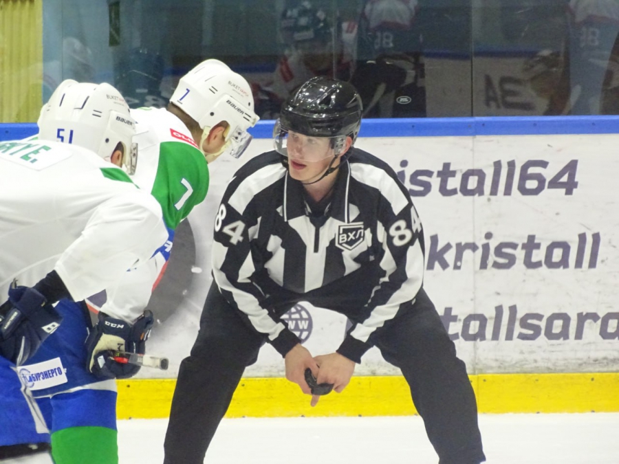 «Кристалл» уступил «Торосу» в домашнем матче