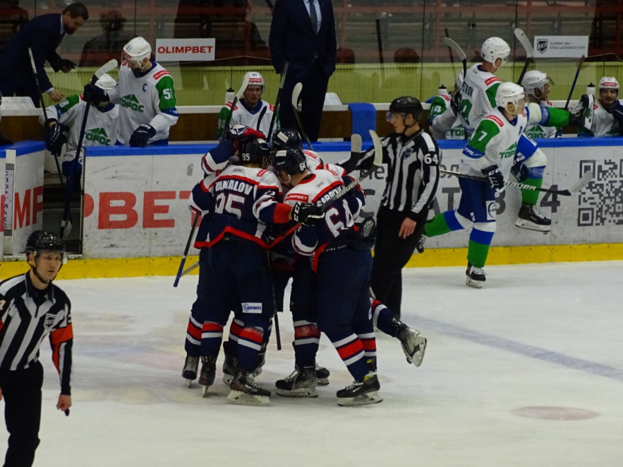 «Кристалл» уступил «Торосу» в домашнем матче