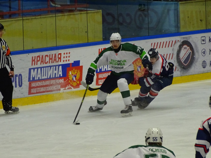 В Саратове хоккеисты на первенстве НМХЛ забросили друг другу 12 шайб