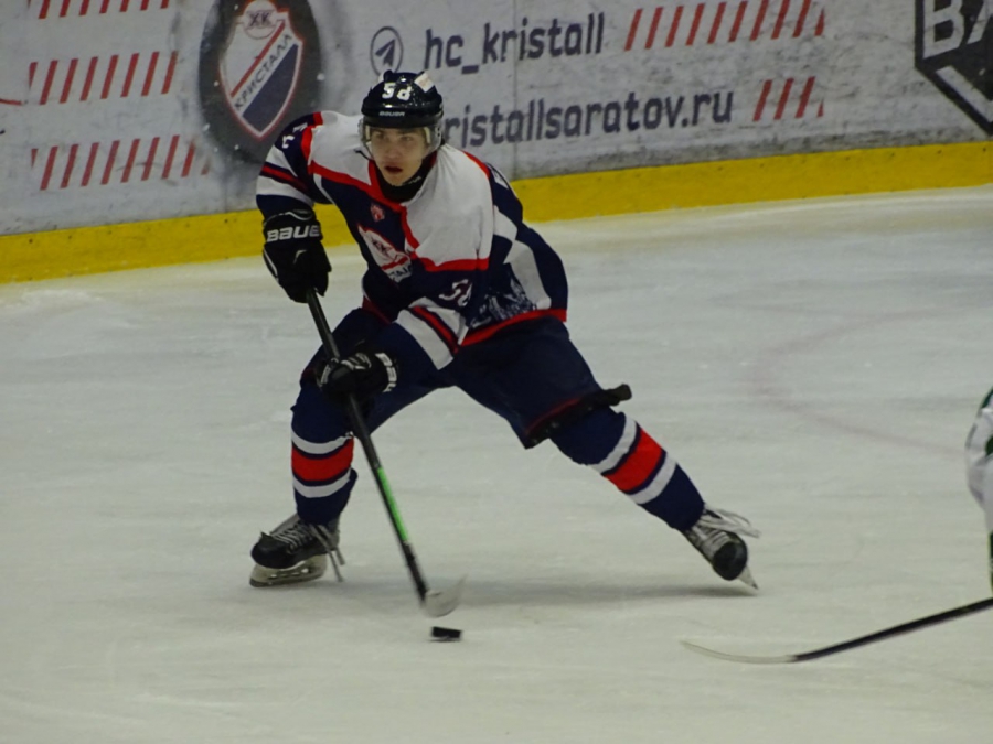 В Саратове хоккеисты на первенстве НМХЛ забросили друг другу 12 шайб