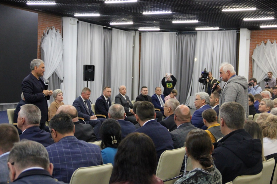 Володин о промзоне на набережной: Кто-то хочет «погреть руки» при застройке