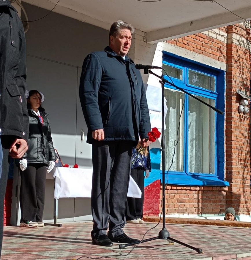 В Березовке открыли мемориальную доску погибшему в СВО Алешеру Голушко