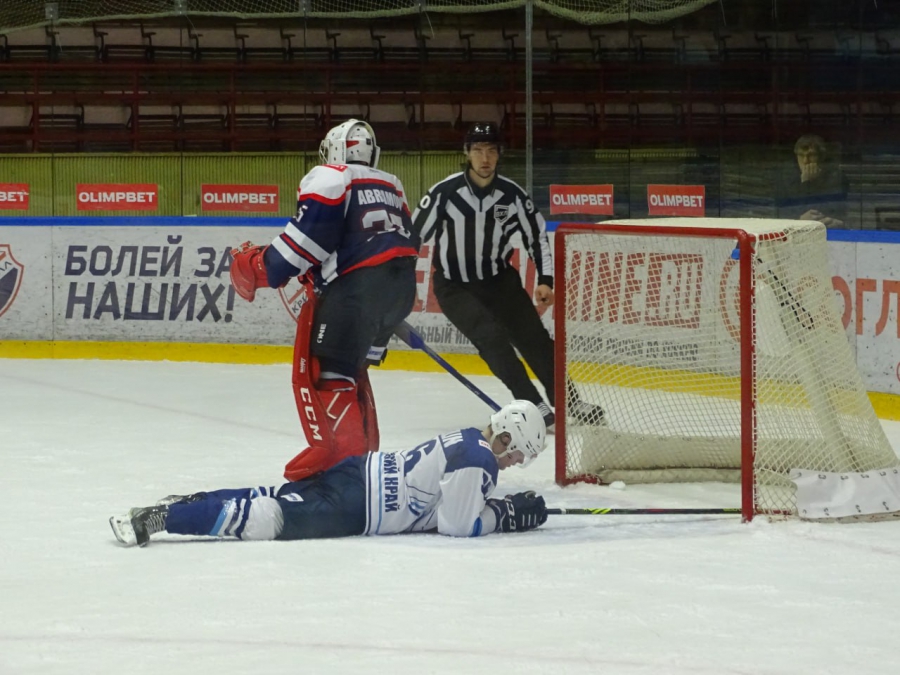 «Кристалл» дома победил «Динамо-Алтай»