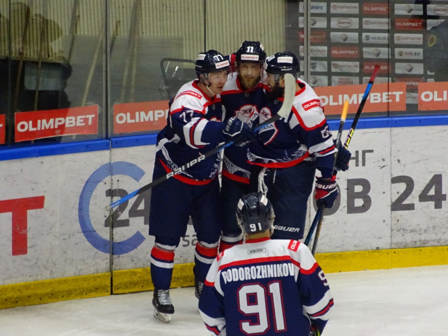 «Кристалл» дома победил «Динамо-Алтай»