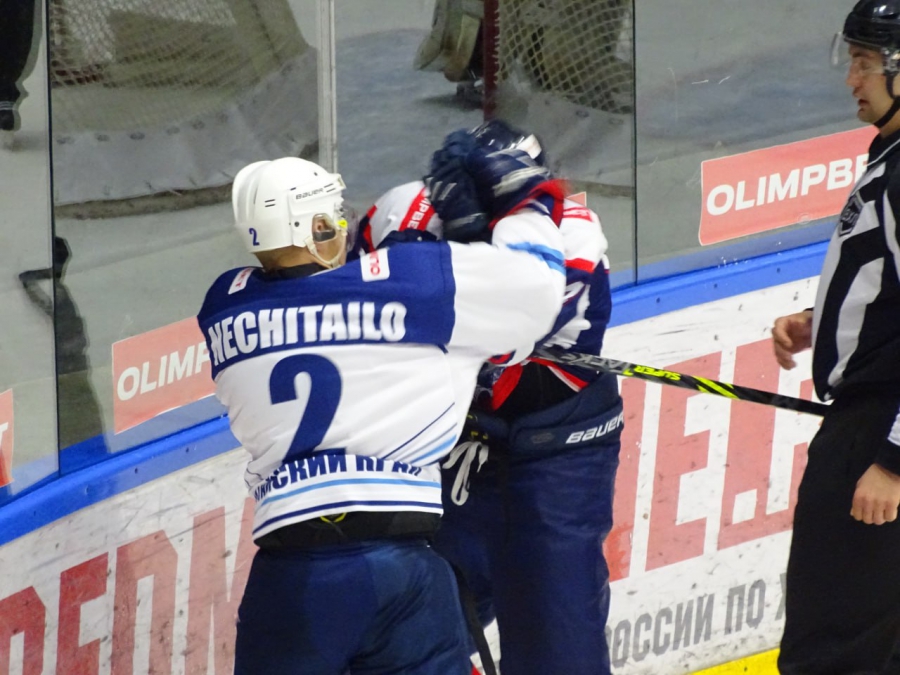 «Кристалл» дома победил «Динамо-Алтай»