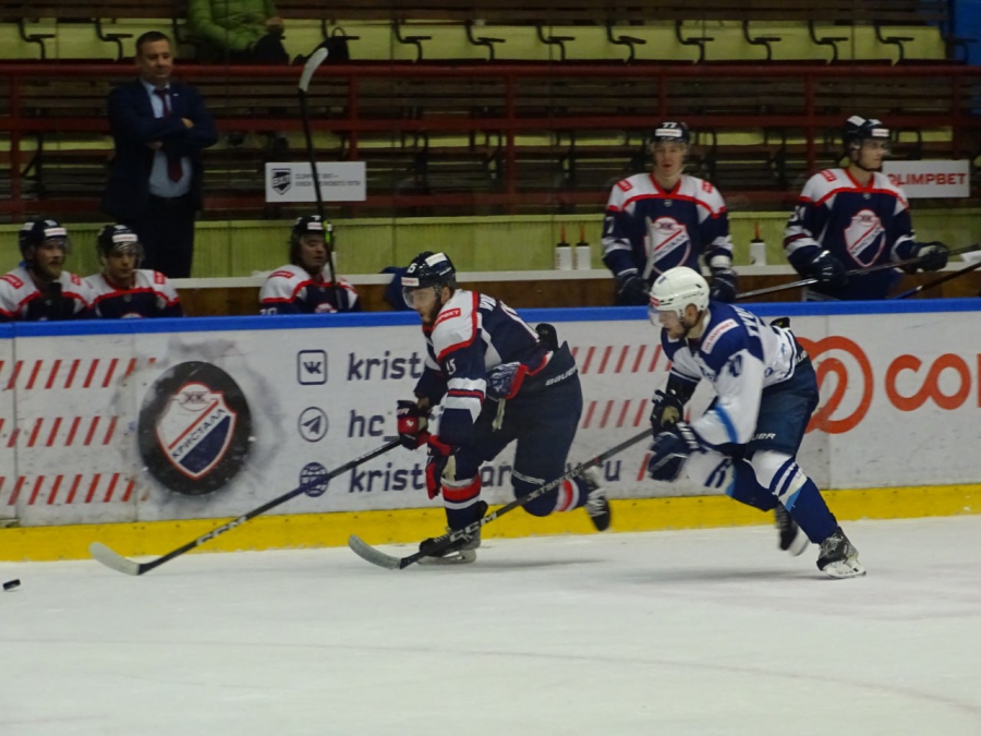 «Кристалл» дома победил «Динамо-Алтай»