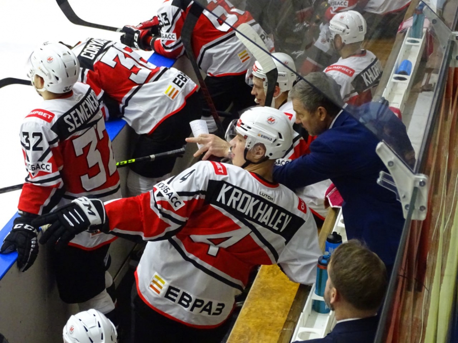 «Кристалл» проиграл дома «Металлургу»