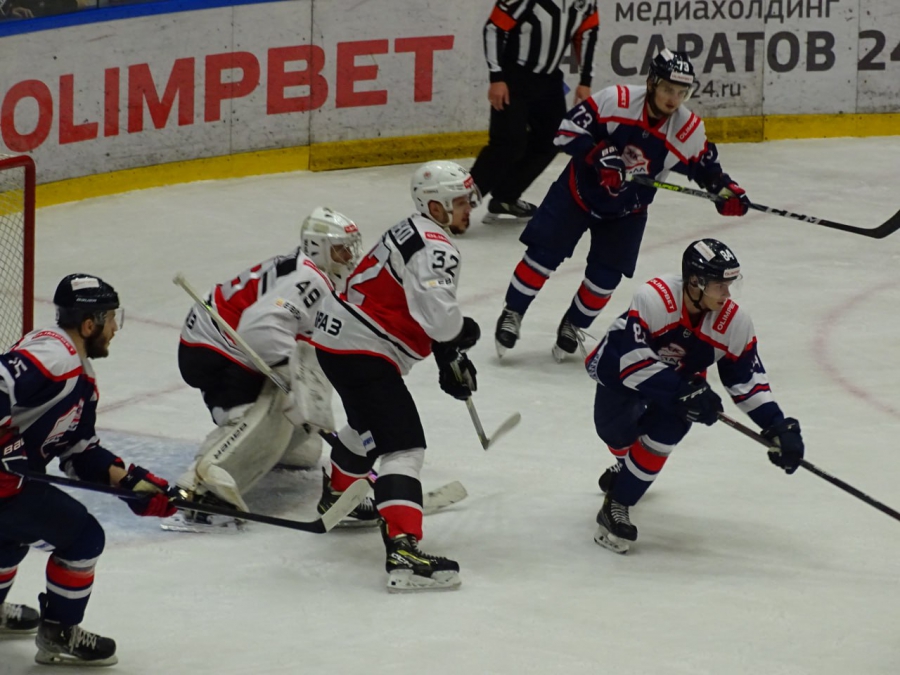 «Кристалл» проиграл дома «Металлургу»