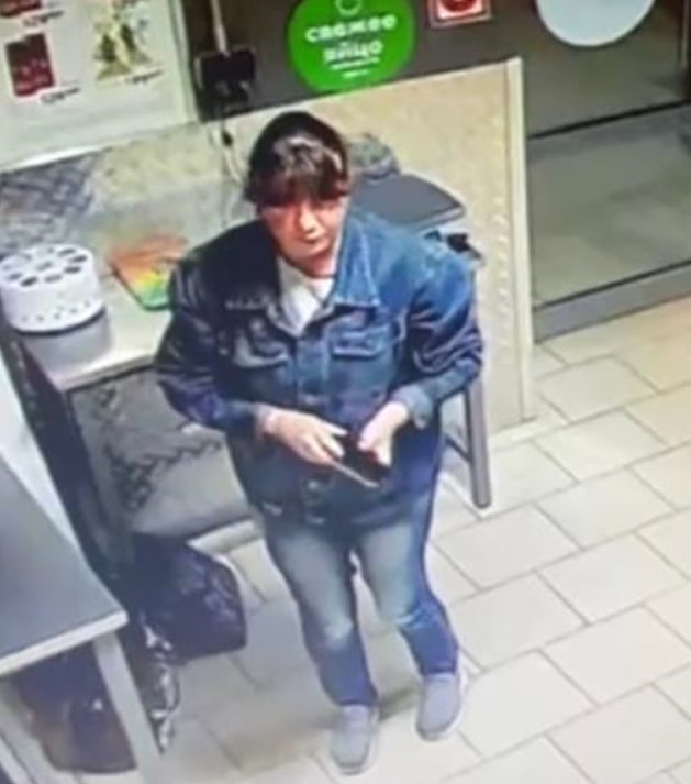В Заводском районе ищут женщину из-за кражи сумки с личными вещами у горожанки