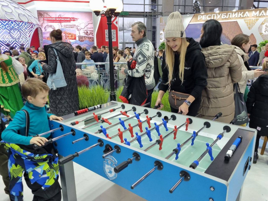 Делегация из Саратова представила свой стенд на международной выставке в Москве