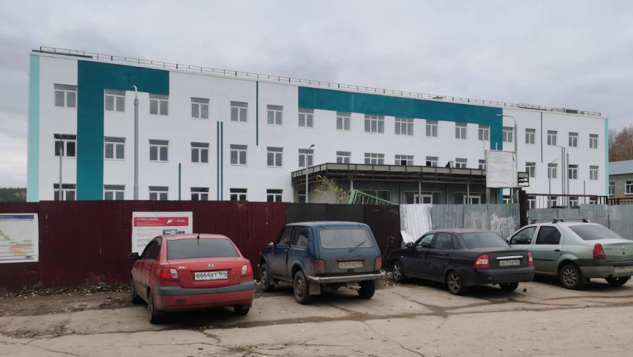 В Базарном Карабулаке близится к завершению строительство новой поликлиники