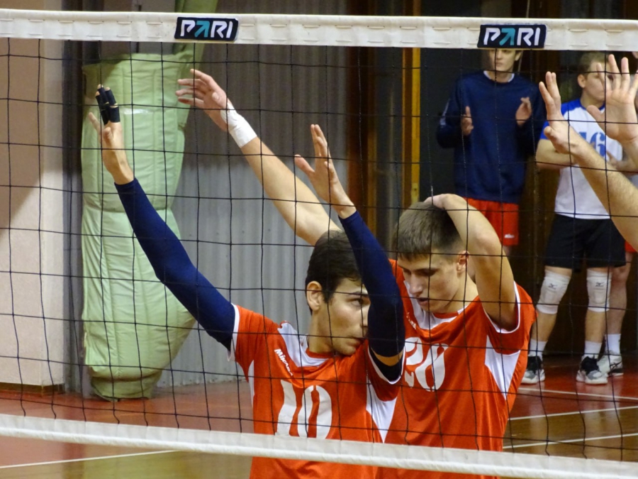 Саратовские волейболисты «всухую» выиграли все домашние матчи и вышли в лидеры