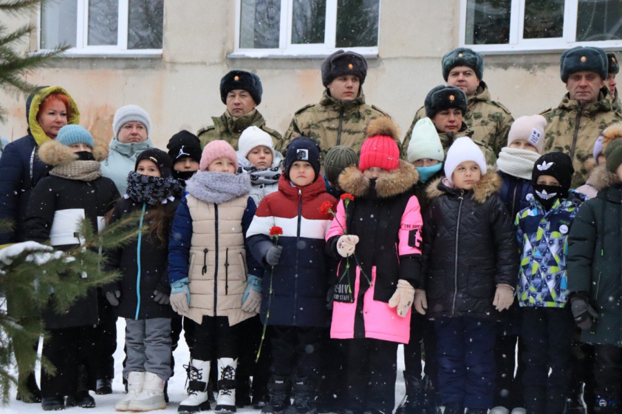 Школе в Шиханах присвоили имя земляка-Героя России Александра Потапова