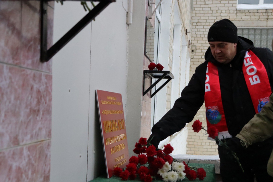 Школе в Шиханах присвоили имя земляка-Героя России Александра Потапова