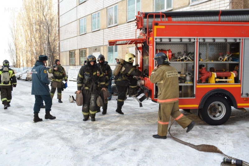 В Балакове пожарные «тушили» помещение медицинского центра