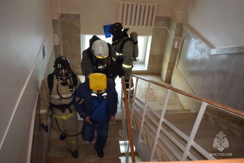 В Балакове пожарные «тушили» помещение медицинского центра