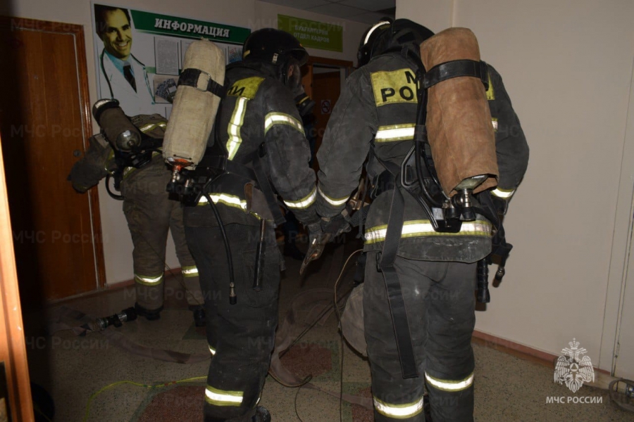 В Балакове пожарные «тушили» помещение медицинского центра