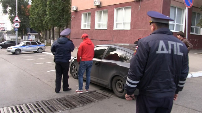 За пару часов полиция лишила тонировки около 30 автолюбителей