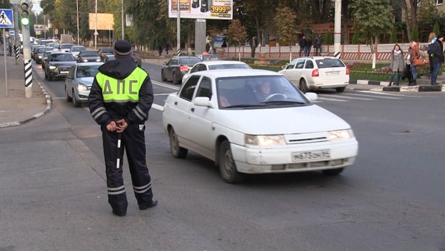 За пару часов полиция лишила тонировки около 30 автолюбителей