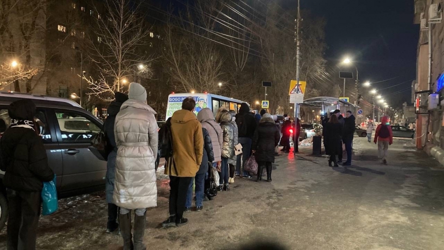 В Саратове на маршрут №41 собираются очереди по 30 человек