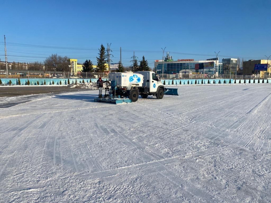 В Саратове зальют 9 катков массового катания