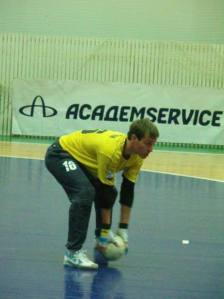 Обязанности министра спорта. Мини футболист Максим Конов.