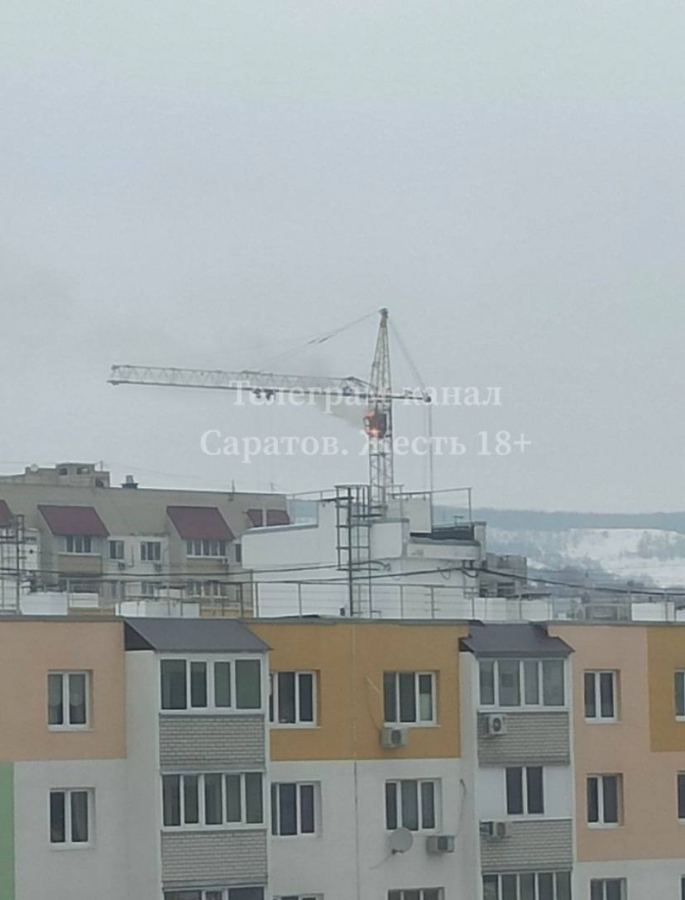 На Миллеровской загорелась кабина подъемного крана