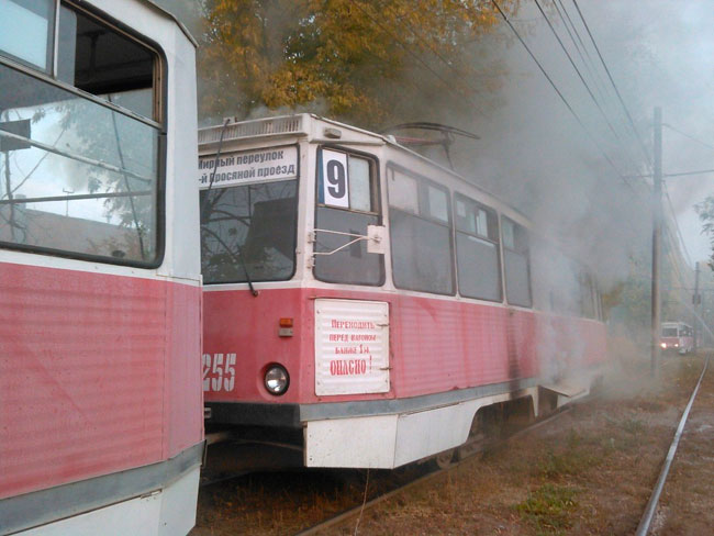 В Заводском районе горел вагон трамвая №9