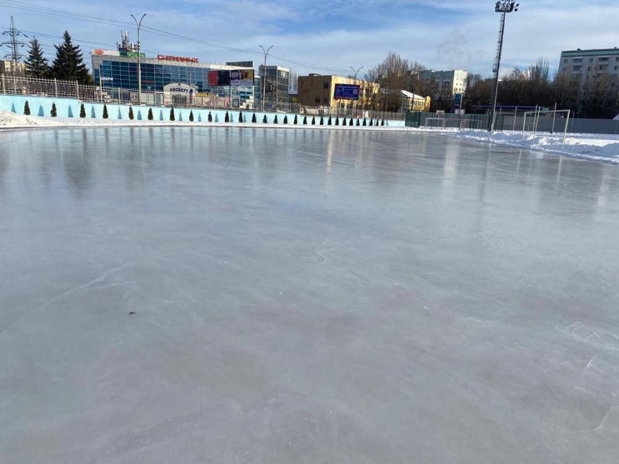 Сегодня в Саратове открывают катки массового катания