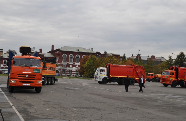 Саратов обеспечен коммунальной техникой на 50%