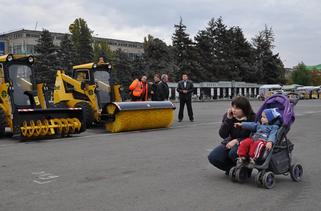 Саратов обеспечен коммунальной техникой на 50%