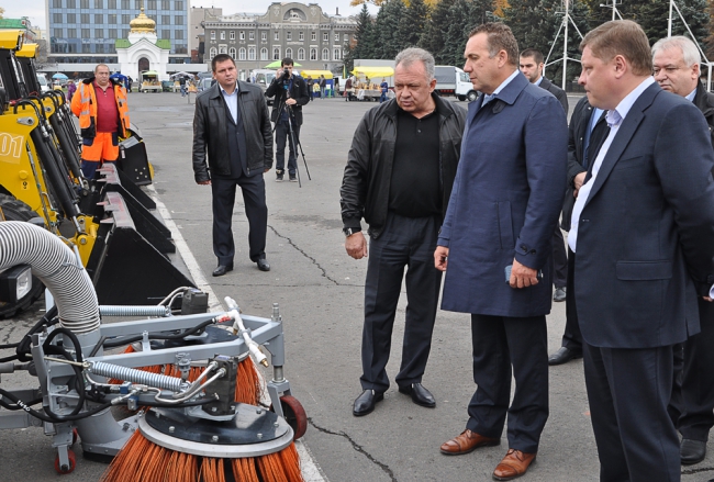 Саратов обеспечен коммунальной техникой на 50%