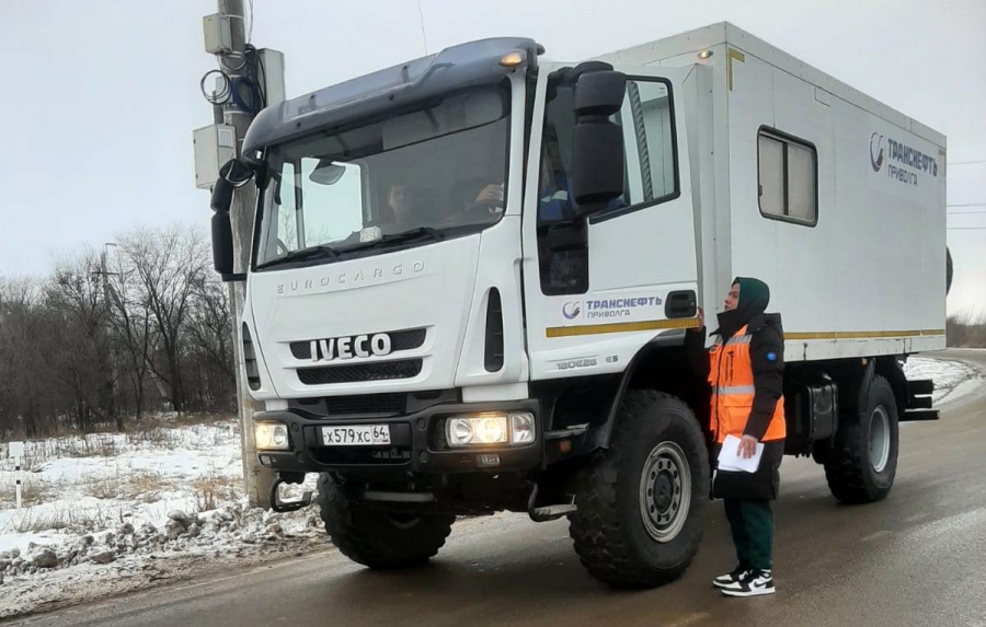 Саратовским водителям напомнили о правилах пересечения железнодорожных переездов