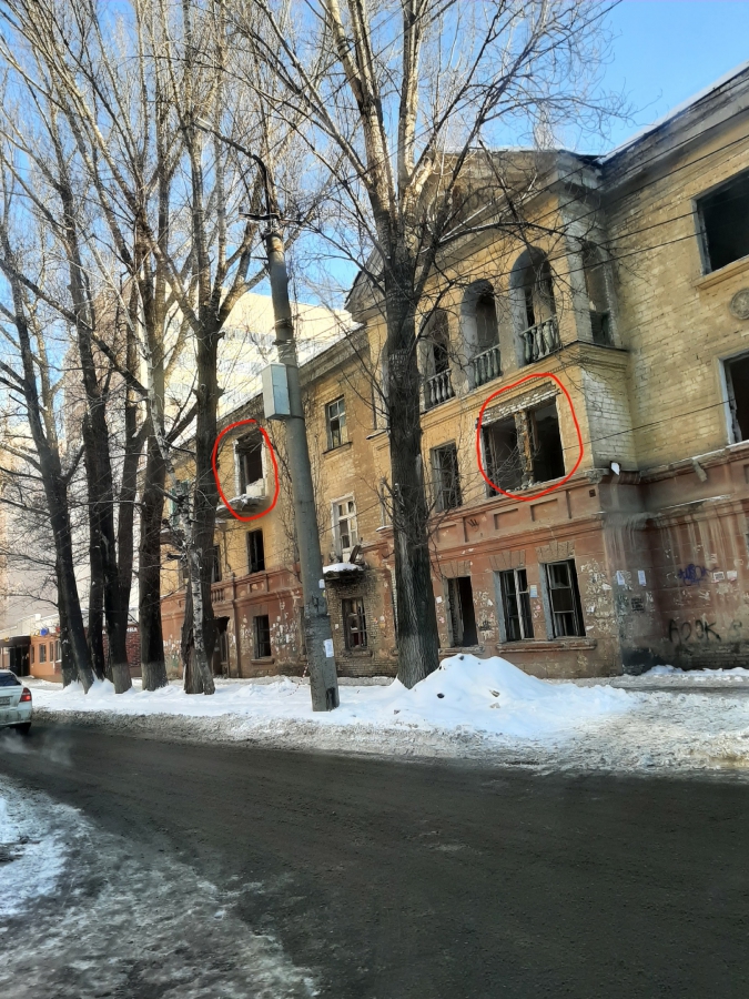 Жители Заводского района опасаются обрушения расселенного дома