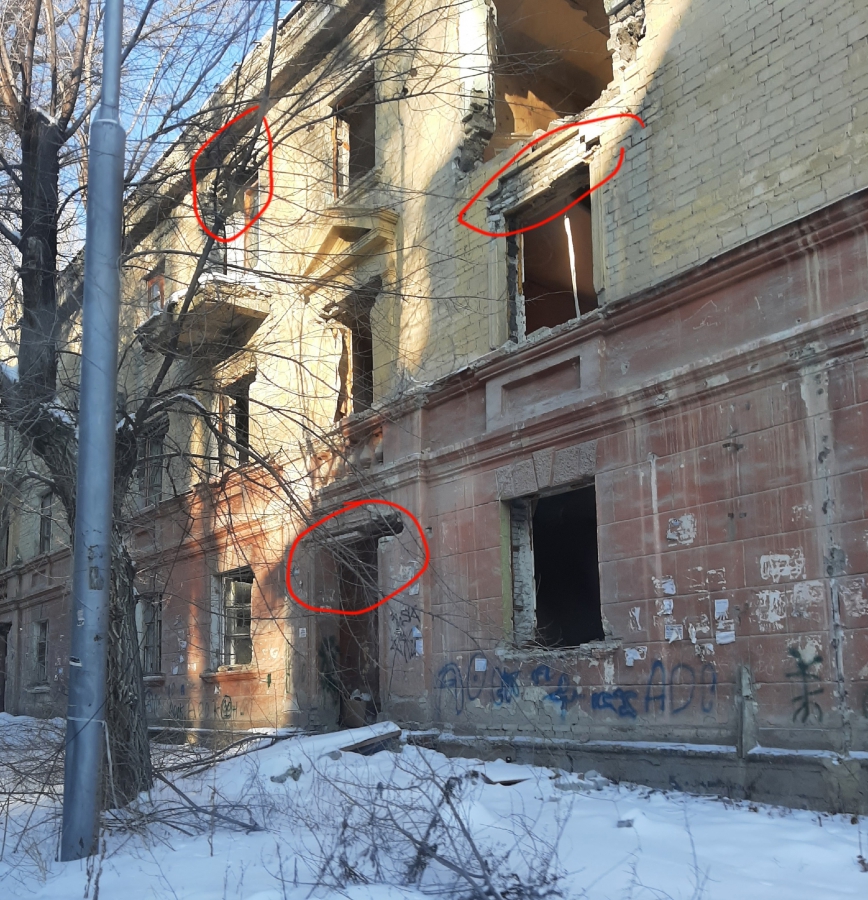 Жители Заводского района опасаются обрушения расселенного дома