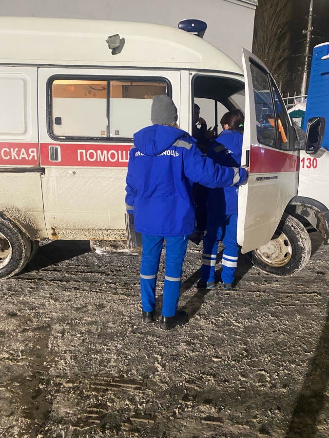Гололед. Саратовец поскользнулся у стадиона «Волга» и сломал ногу
